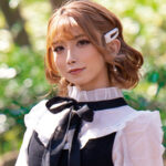 こはくちゃん衝撃デビュー！神クリチ○ポが男を狂わせる極上ビニ本